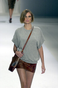 Celine 2001 Women RTW 25.jpg