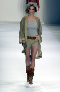 Celine 2001 Women RTW 49.jpg