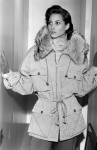 ChristyTurlington_CalvinKleinFW1989_009.jpg