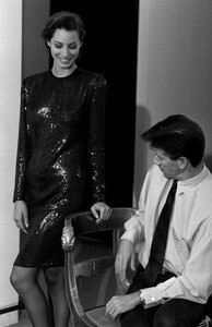 ChristyTurlington_CalvinKleinFW1989_023.jpg