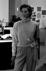 ChristyTurlington_CalvinKleinFW1989_038.jpg