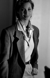 ChristyTurlington_CalvinKleinFW1989_071.jpg