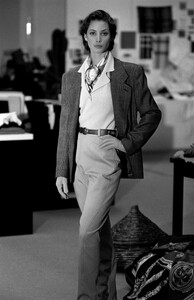 ChristyTurlington_CalvinKleinFW1989_076.jpg
