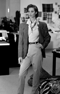 ChristyTurlington_CalvinKleinFW1989_078.jpg