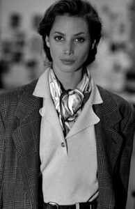 ChristyTurlington_CalvinKleinFW1989_080.jpg