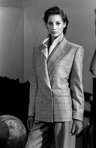 ChristyTurlington_CalvinKleinFW1989_093.jpg
