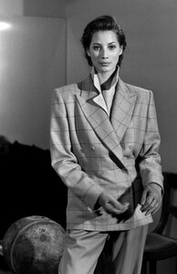 ChristyTurlington_CalvinKleinFW1989_109.jpg