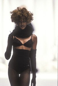 Complice 1991 Women RTW 43.jpg