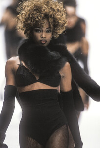 Complice 1991 Women RTW 45.jpg