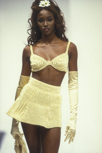 Dolce Gabbana 1992 Women RTW 59.jpg