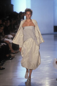 Donna Karan 1999 Women RTW 27.jpg