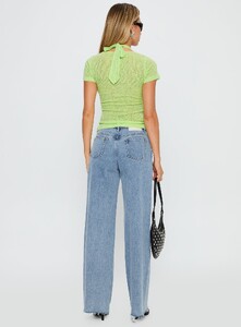 EAyalon - PrPolly - Darla Low Rise Straight Jean Vintage Blue Wa-8 - 4-Model-Ella-Us2.jpg