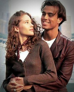 ENRIQUE IGLESIAS LORI HERBERT.jpg