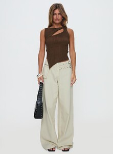 EZecevic - PrPolly - Realyze Cut Out Top Brown-7 - 6-Model-Elise-Us2.jpg