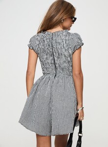 EZecevic - PrPolly - Wescott Gingham Romper Black _ White Tall-7 - 4-Model-Elise-Us2.jpg
