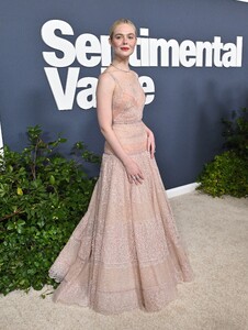Elle Fanning - Sentimental Value Premiere (109).jpg
