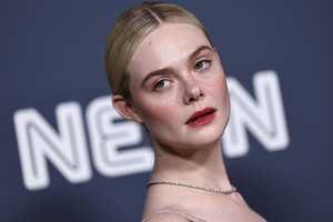 Elle Fanning - Sentimental Value Premiere (49).jpg
