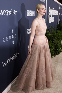 Elle Fanning - Sentimental Value Premiere (57).jpg