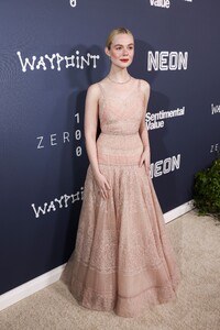 Elle Fanning - Sentimental Value Premiere (58).jpg