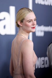 Elle Fanning - Sentimental Value Premiere (62).jpg