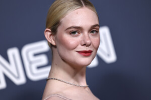 Elle Fanning - Sentimental Value Premiere (64).jpg