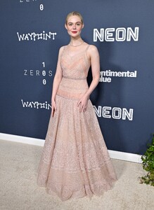 Elle Fanning - Sentimental Value Premiere (80).jpg