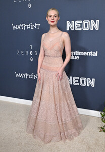 Elle Fanning - Sentimental Value Premiere (83).jpg