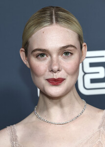 Elle Fanning - Sentimental Value Premiere (91).jpg