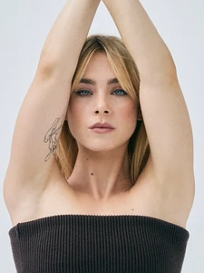 GLAMOUR - ED. CLARA GALLE WOTY COVER 2025_001_0126.jpg