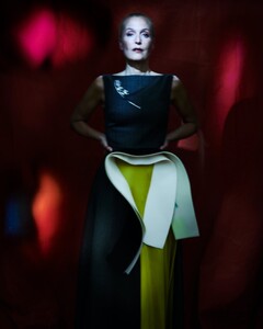 Glass magazine 2025_3.jpg