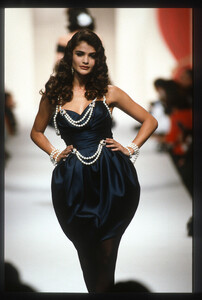 HelenaChristensen_ChanelHCSS1991_15.jpg