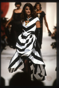 HelenaChristensen_ChanelHCSS1991_27.jpg