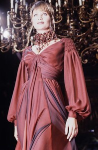 HelenaChristensen_ChristianLacroixHCFW1993_02.jpg