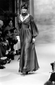 HelenaChristensen_ChristianLacroixHCFW1993_05.jpg