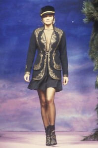 HelenaChristensen_ChristianLacroixHCFW1993_11.jpg