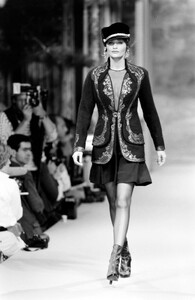 HelenaChristensen_ChristianLacroixHCFW1993_14.jpg