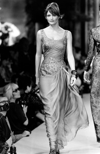 HelenaChristensen_ChristianLacroixHCFW1993_31.jpg
