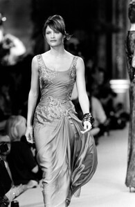 HelenaChristensen_ChristianLacroixHCFW1993_33.jpg