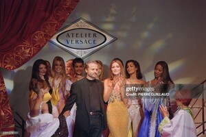 HelenaChristensen_GianniVersaceHCFW1991_12.jpg