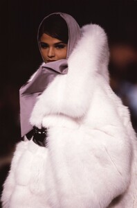 HelenaChristensen_LanvinHCFW1990_03.jpg