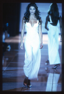 HelenaChristensen_VersaceSS1992_02.jpg