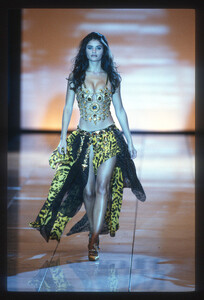 HelenaChristensen_VersaceSS1992_03.jpg