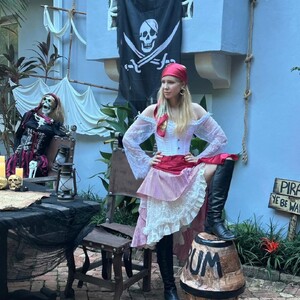 I had so much fun creating this pirate scene for Halloween!!The map was hand drawn by me, made .jpeg