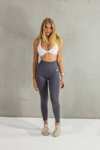 JadeG - Endless Pump Full Length Tights - Grey - IMG_2516.jpg
