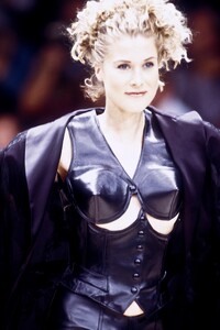 Jean Paul Gaultier 1993 Women RTW 84.jpg