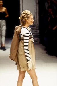Jean Paul Gaultier 1993 Women RTW 88.jpg