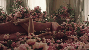 Josephine Skriver - Victoria's Secret - Instagram [2019.11.01] 8.gif