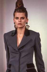 Jutta Grapengeisser- Lapidus FallWinter, 1989 Haute Couture.jpg