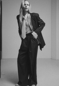 KianaF - ChicPort -250622chictestingjunead3255 copy250710160520228 GS.jpg