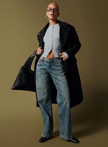 KianaF - PrPolly - Backbone Straight Leg Jeans Mid Blue-8 - 0-Model-Kiana-Us2.jpg